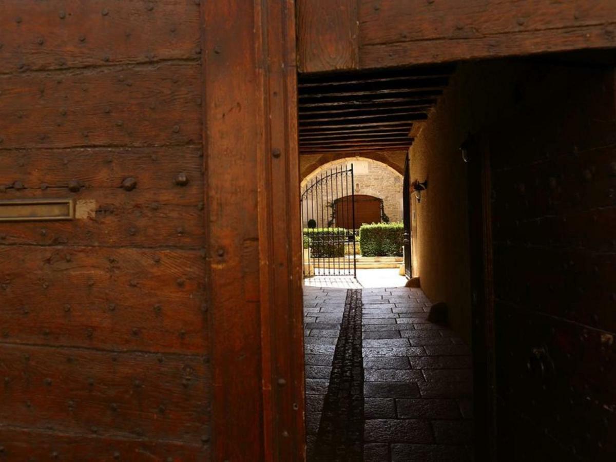 41 Maufoux By Bruno Colin Beaune (Cote d'Or) Quarto foto